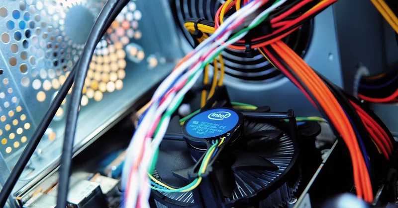 Stockage, mémoire vive et refroidissement